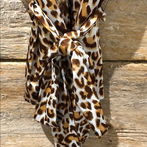 🥳HP🎉EUC BCBG MAXAZRIA Blouse - Picture 3 of 6